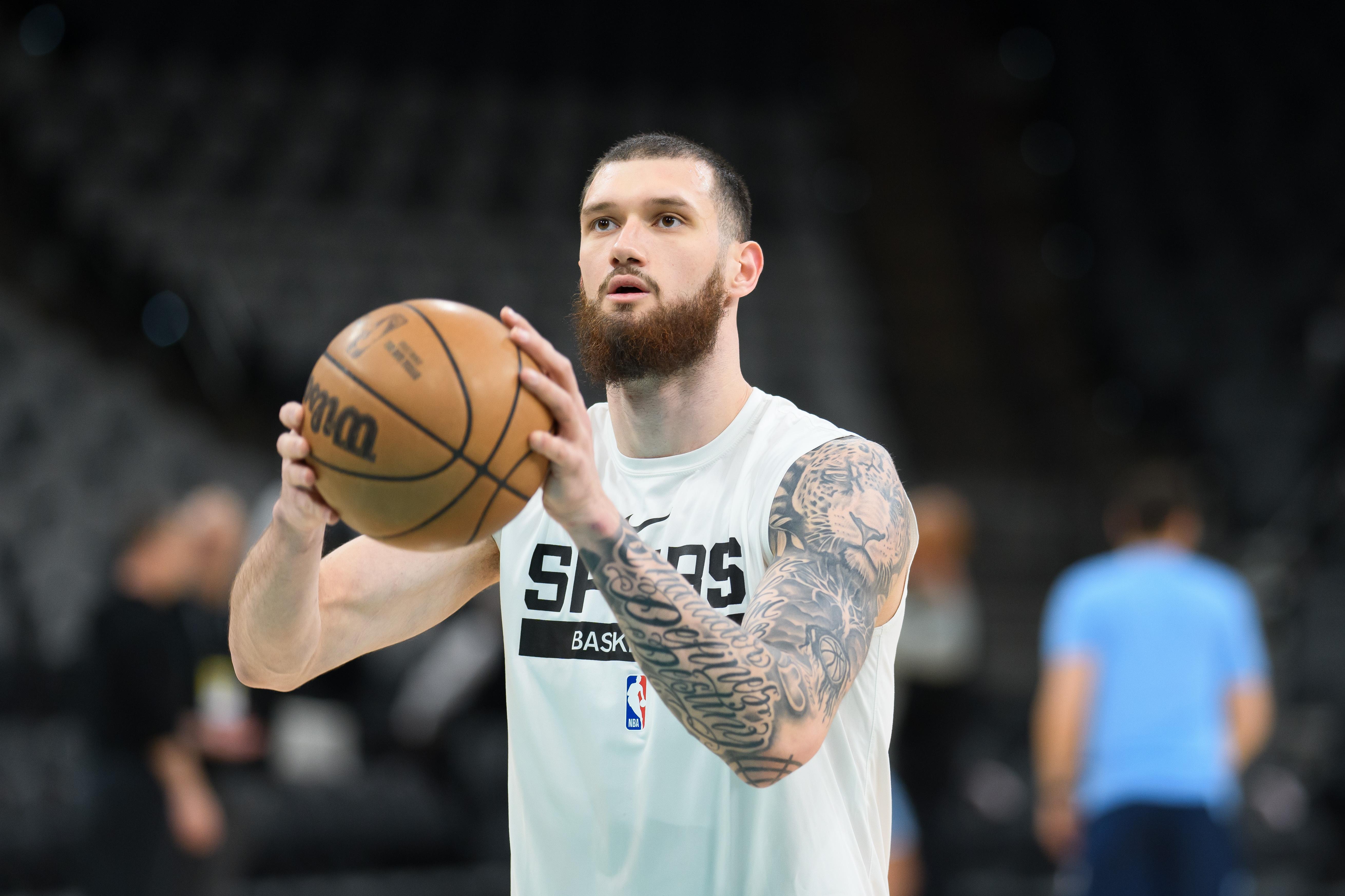 手感一般！马穆凯拉什维利11中4&amp;amp;三分4中0拿到13分&amp;amp;拼到5犯离场