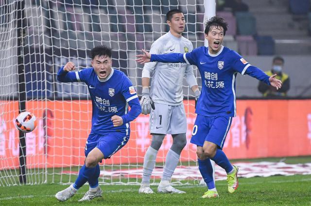 开云体育下载-【中超】邓涵文破门埃德米尔森点射 国安0比2三镇