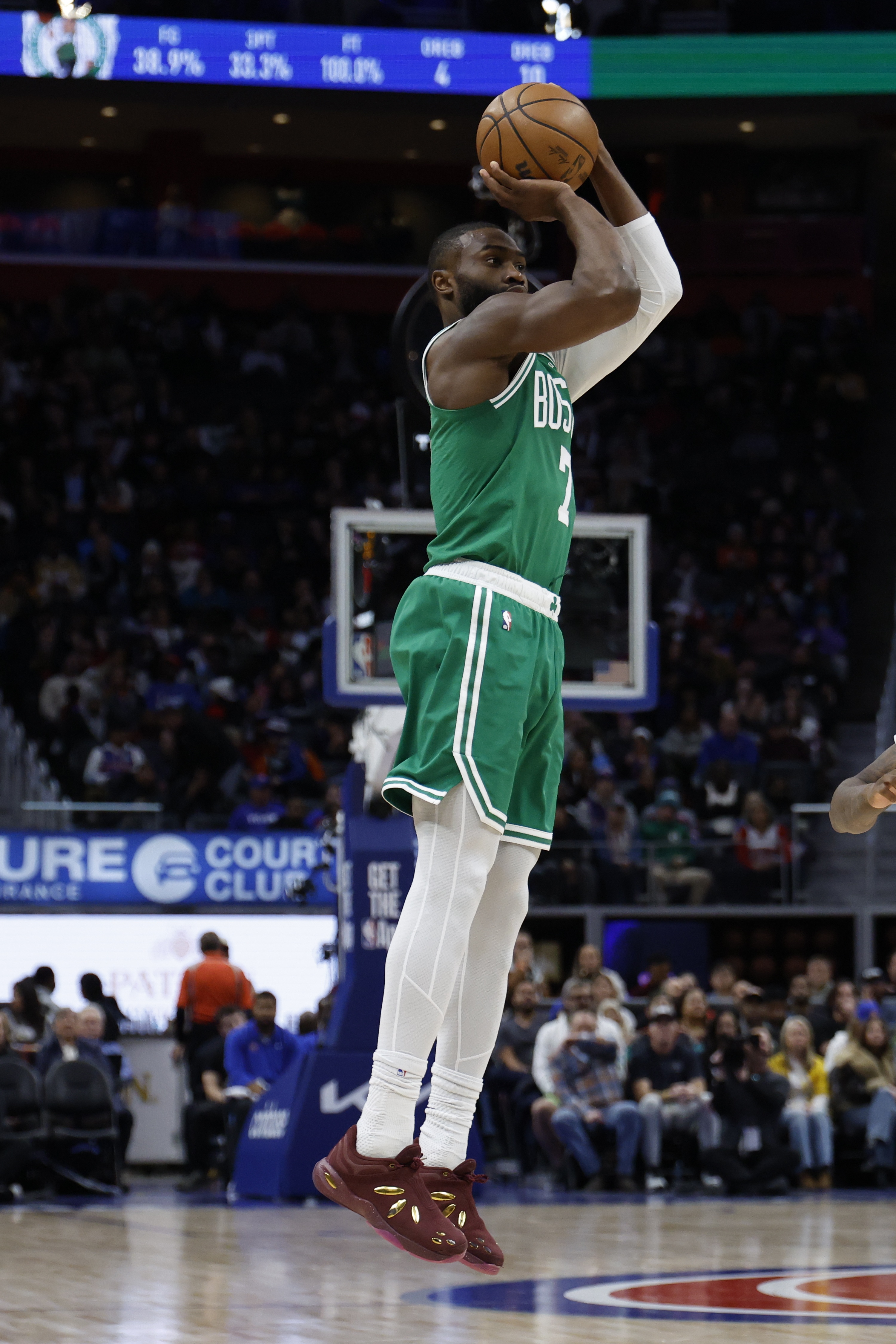 开云体育下载网页版-布朗：最后一投腿有点沉 我们还有进步空间 这是常规赛存在的意义