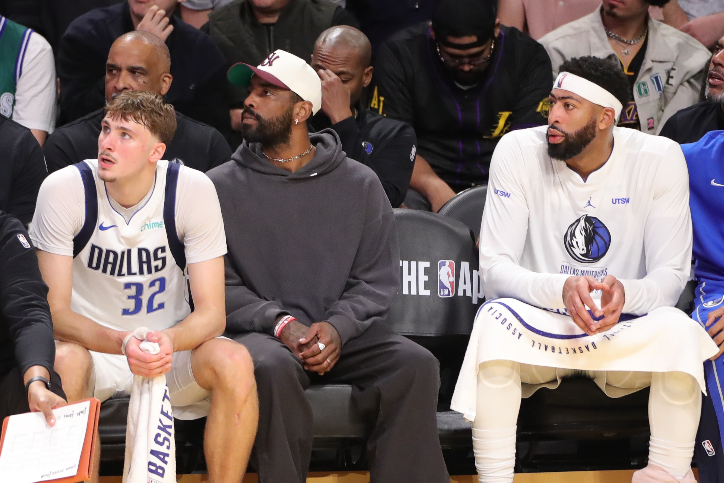 开云体育下载网址-芬利：球迷肯定想看三状元联手 但这次交易能为球队提供灵活性